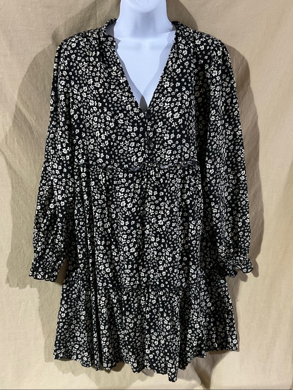 Haven Hearts Size L Black Floral V-Neck Long Sleeve Dress